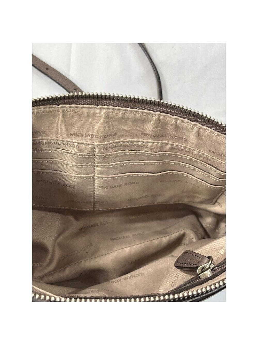 Michael Kors Mercer Large Snap Pocket Crossbody taupe - Picture 10 of 16